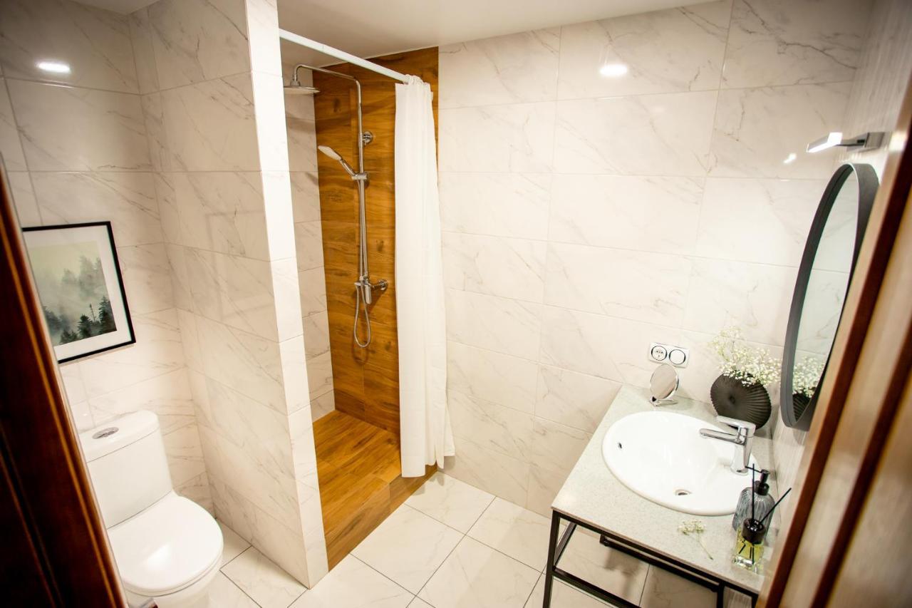 Luxury Apartment With 2 Bedrooms In The City Center Mykolaiv Exterior photo