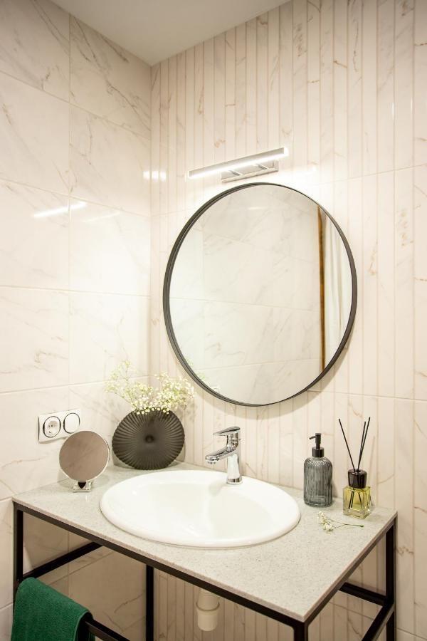 Luxury Apartment With 2 Bedrooms In The City Center Mykolaiv Exterior photo